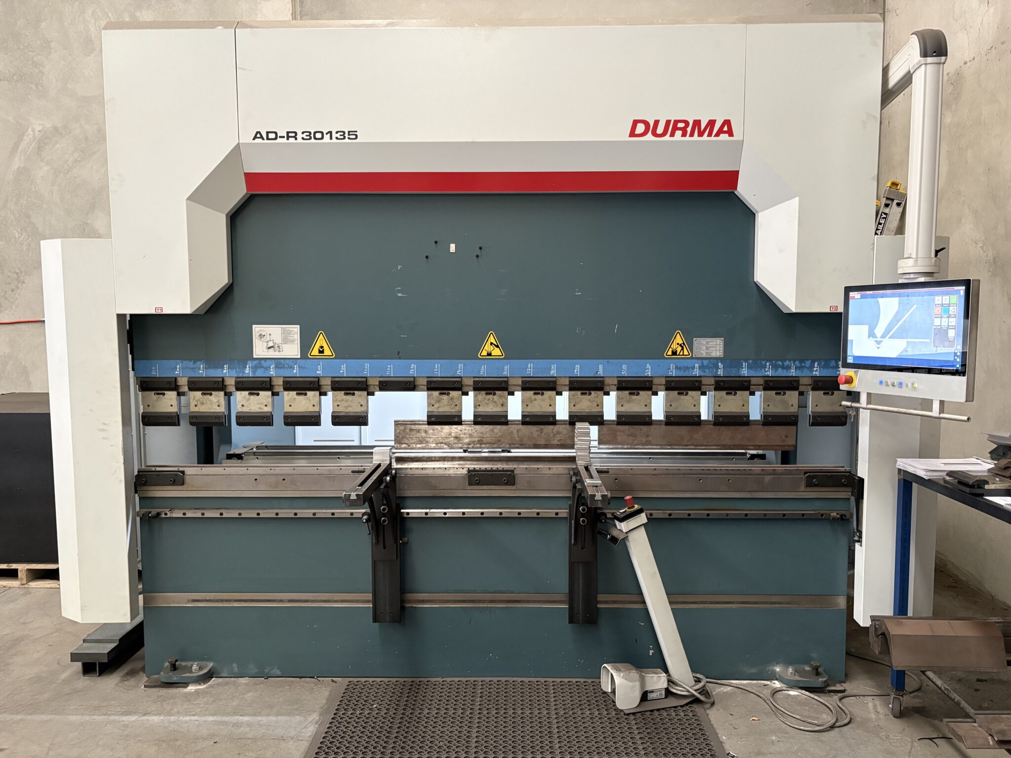 2022 Durma ADR30135 CNC Press Brake