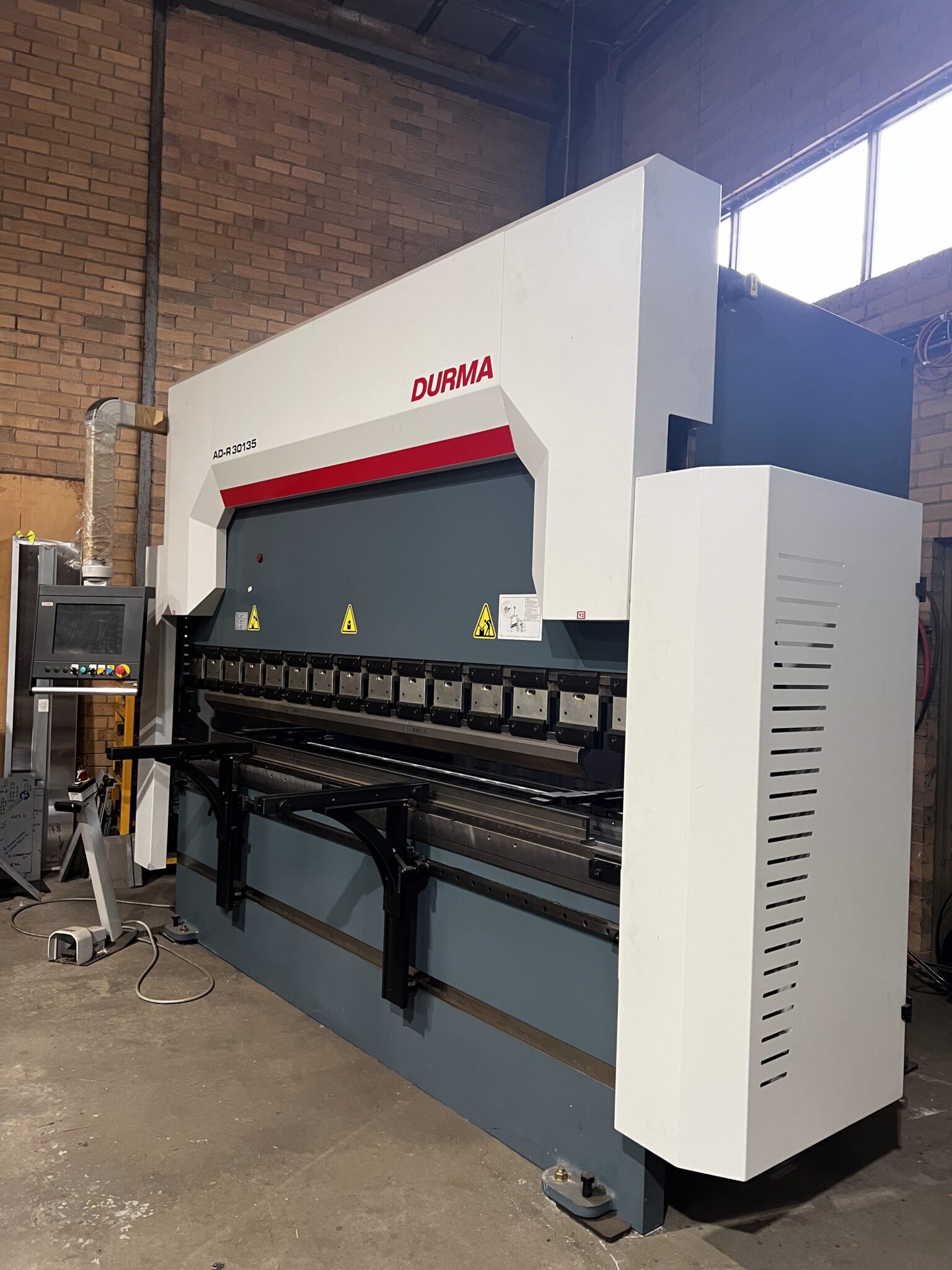 2021 Durma ADR30135 CNC Pressbrake - Image 2
